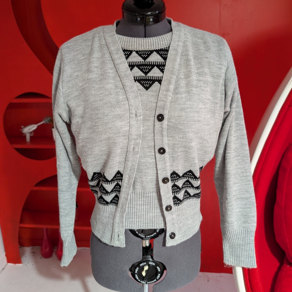 Gray and Black Geometric Cardigan + Sweater (2pieces)